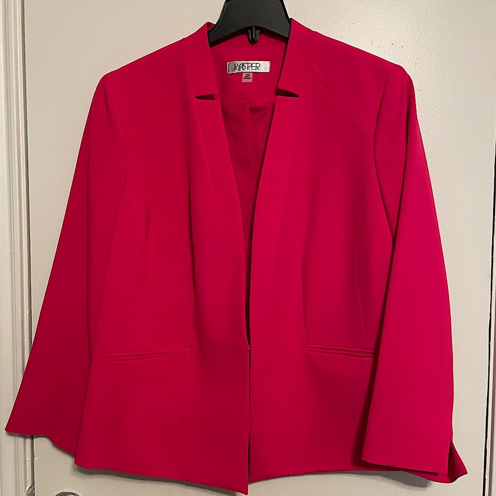 Kasper Hot Pink Jacket with notched collar.